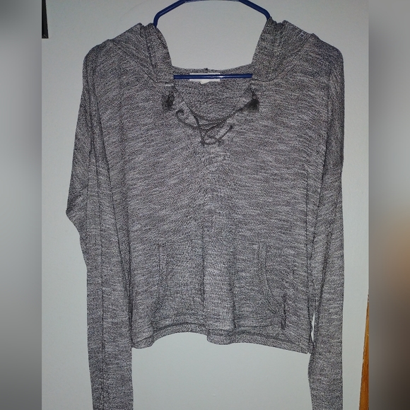 Aeropostale Tops - Cropped Aeropostale light weight sweater with attached hood.